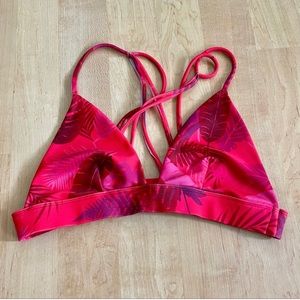 acacia Psychedelic Leaf Awapui Top size M